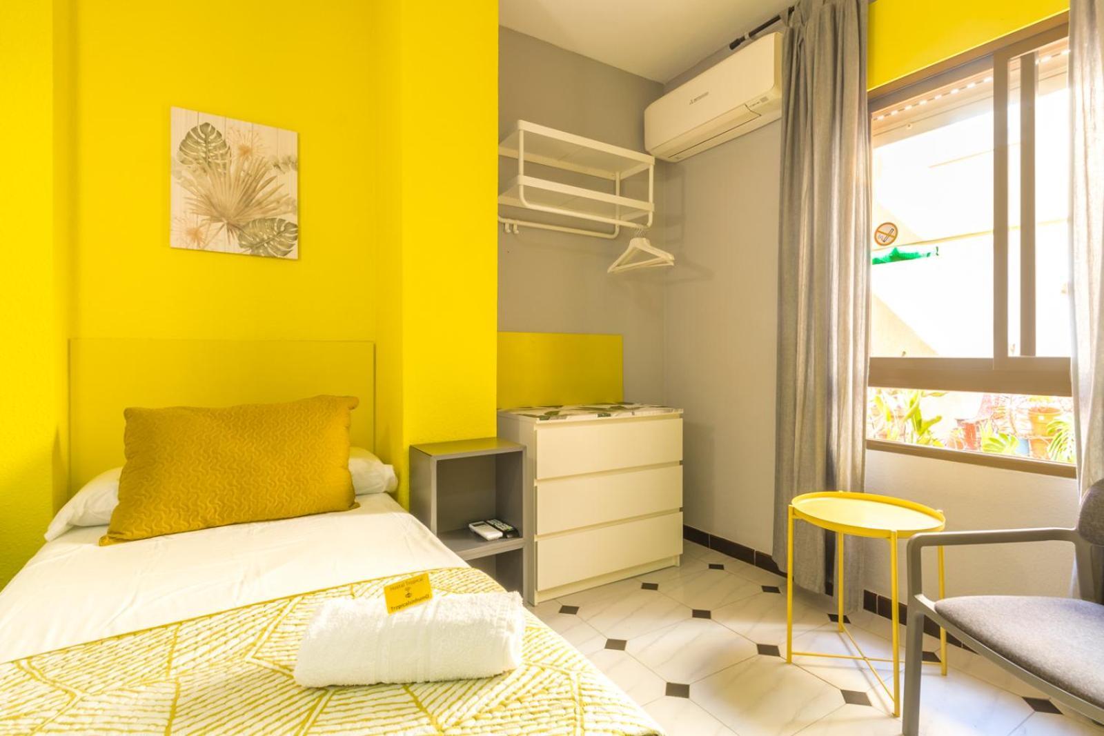 Hostal Tropical Almuñécar المظهر الخارجي الصورة