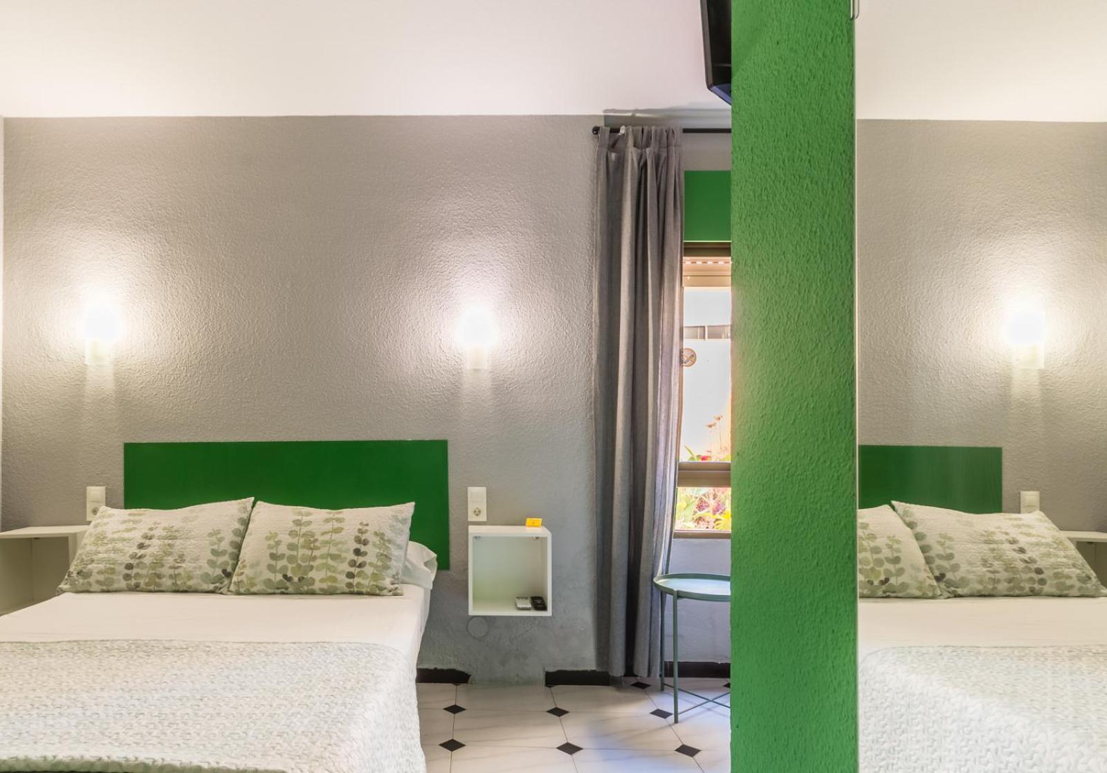 Hostal Tropical Almuñécar المظهر الخارجي الصورة